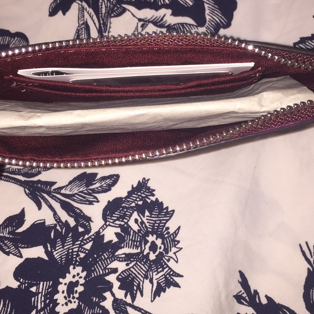 ⛔️SOLD⛔️Coach Glitter Wristlet - Picture 4 of 5